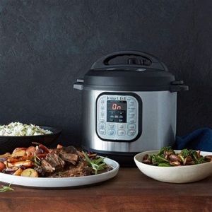 NWOT 6 quart, 7 - 1 Instant Pot